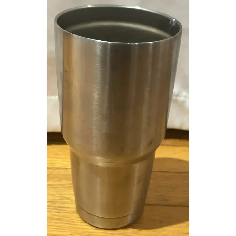 Yeti 30 oz Rambler Tumbler in Stainless Steel